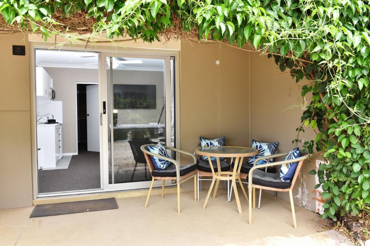 Dutchies Motel Nelson Bay & Dutchmans Beach Apartments Екстер'єр фото